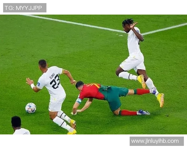 足球明星假摔事件引发热议点球争议背后的真相与影响分析